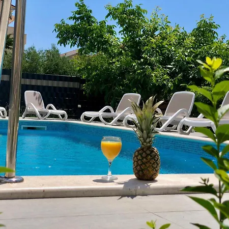 Seka With A Pool Appartement *