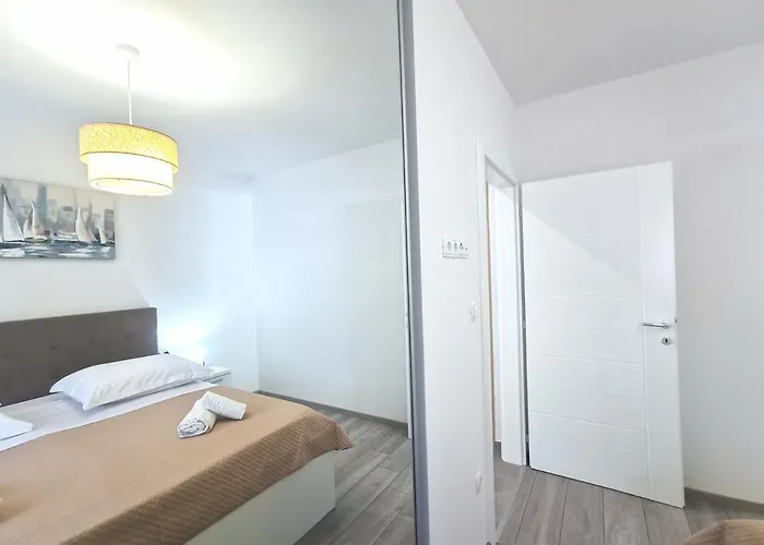 Seka With A Pool Apartment Kastela